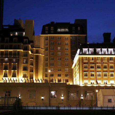 Hermitage Hotel Mar del Plata Exterior photo The hotel at night