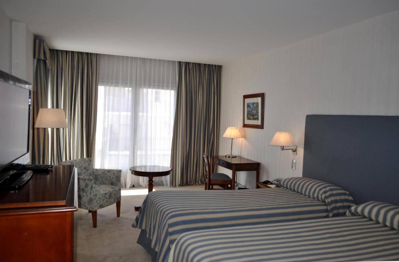 Hermitage Hotel Mar del Plata Exterior photo A room at the hotel